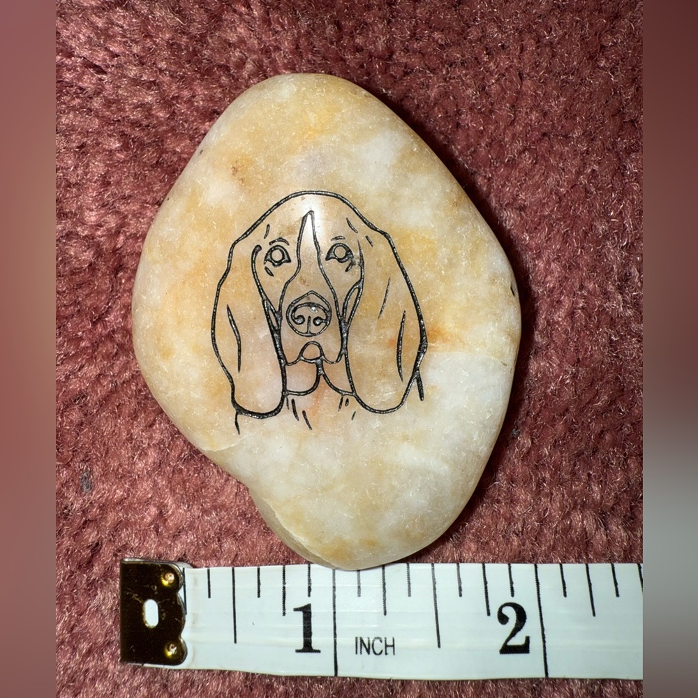 Hound Decorative Stone‎